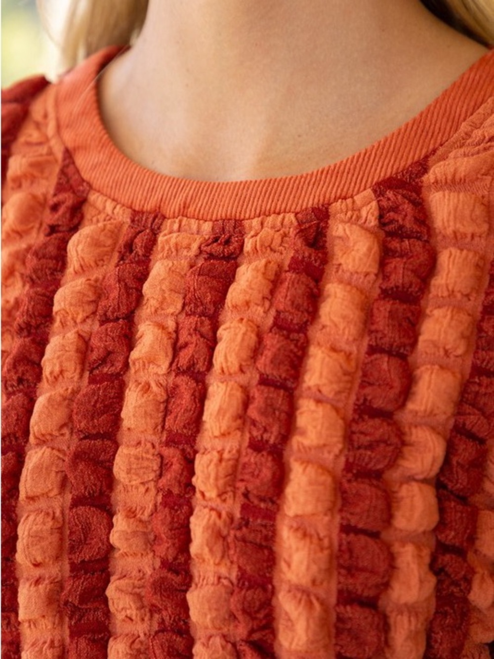 VOY Textured Popcorn Puff Sleeve Top - Picture 6 of 6